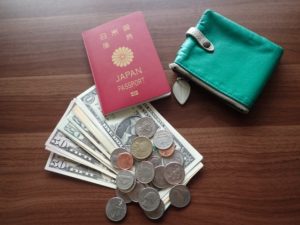 日本のパスポートとお金
